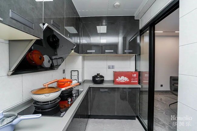 打造室內(nèi)陽臺形成大橫廳，讓80㎡三居室擁有寬敞舒適的生活空間